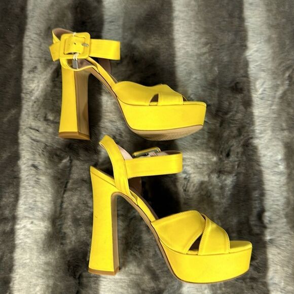 Super cute yellow platforms, brand new. - Picture 4 of 11